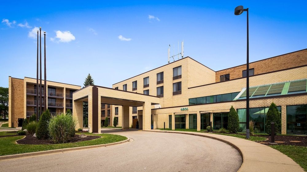 Best Western East Towne Suites 1