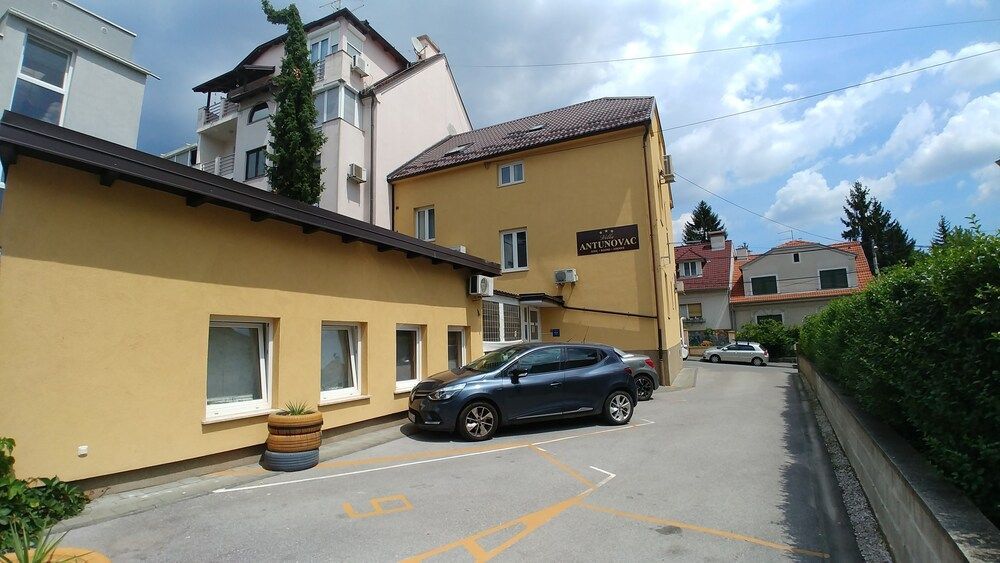 Villa Antunovac Zagreb 1