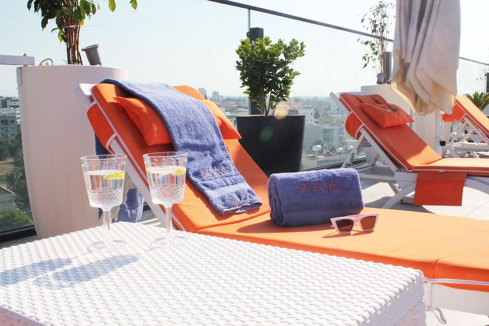 Sky Roof Hotel 1