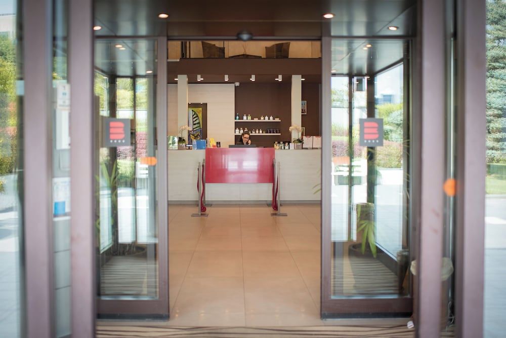 Bhotel 2