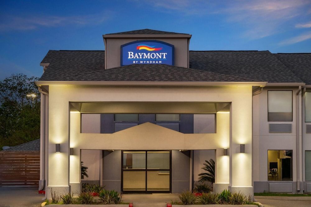 Baymont by Wyndham Iowa Lake Charles 1