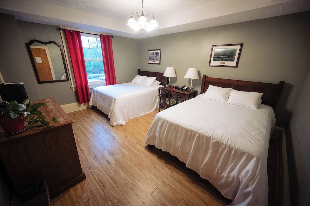 Shawnee Inn and Golf Resort 1