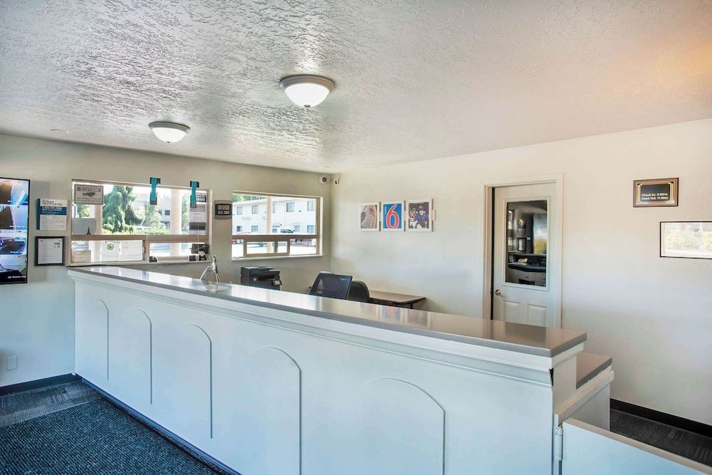 Motel 6 Gresham, OR - Portland 2