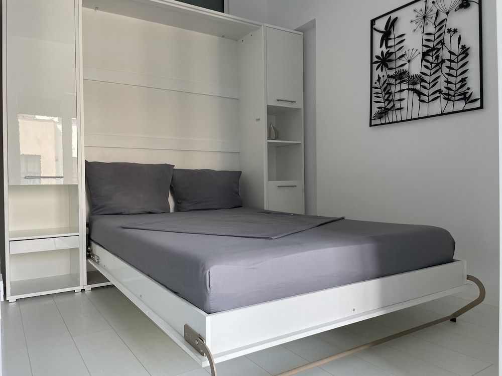 Westpark2 One-Bedroom Suite W5 Lakeview 2
