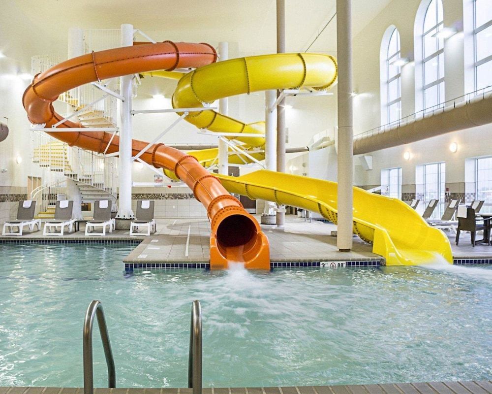Comfort Suites Minot South 1