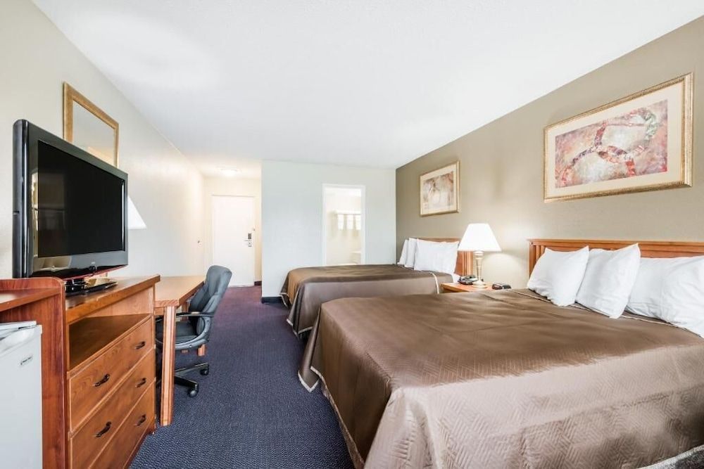 Red Carpet Inn 1