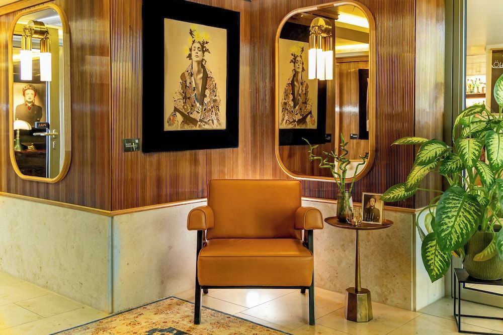 MUZE Hotel Dusseldorf - Handwritten Collection 2