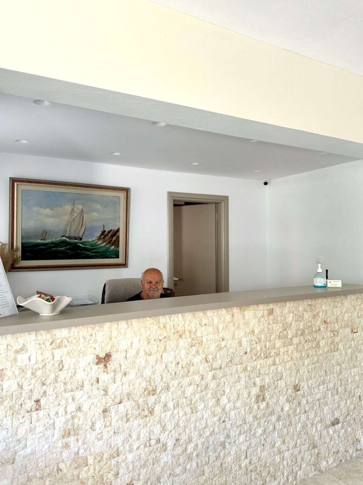 Manolis Apartments plakias 1