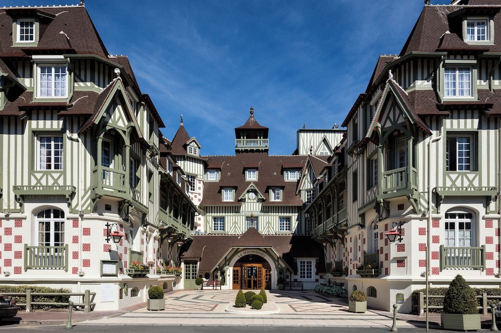 Hôtel Barrière Le Normandy 1