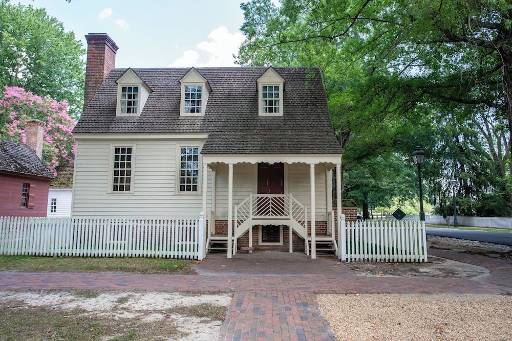 Colonial Houses, an official Colonial Williamsburg Hotel 1