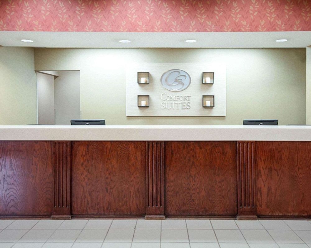 Comfort Suites Parkersburg South 2