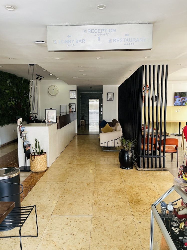 Cot Hotel 1