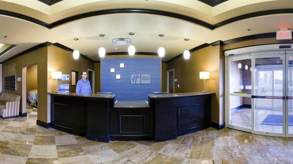 Holiday Inn Express MCCOMB by IHG 2