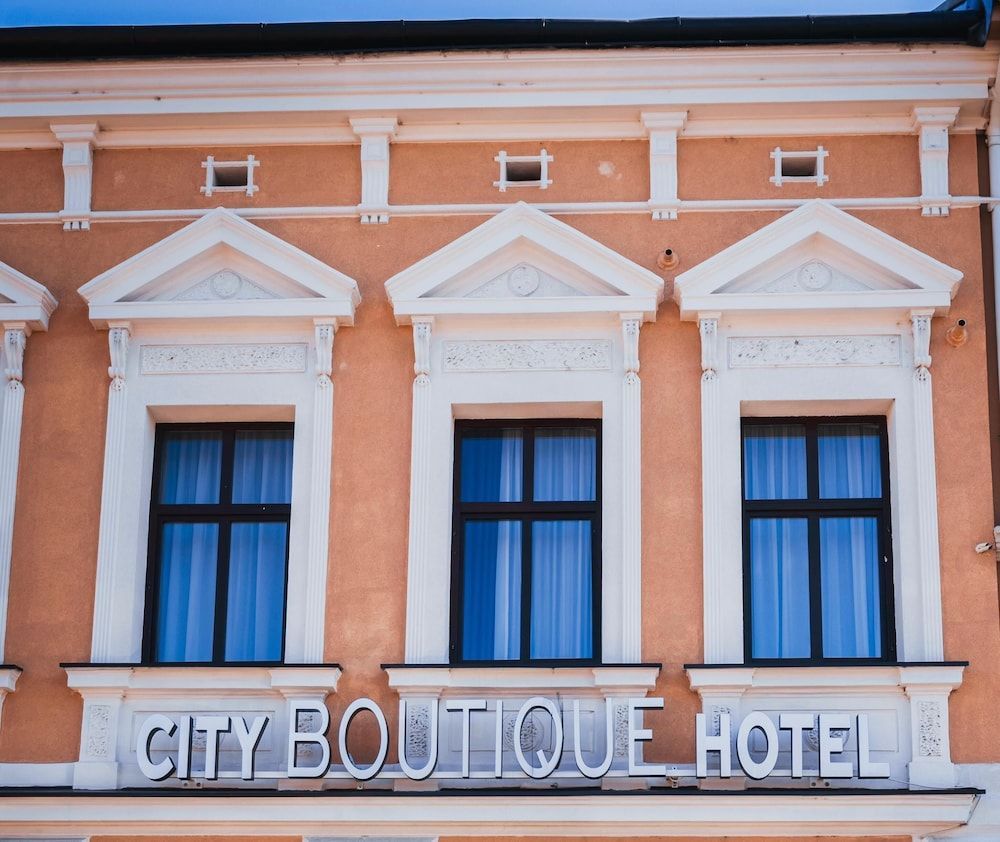 City Boutique Hotel Reghin 1