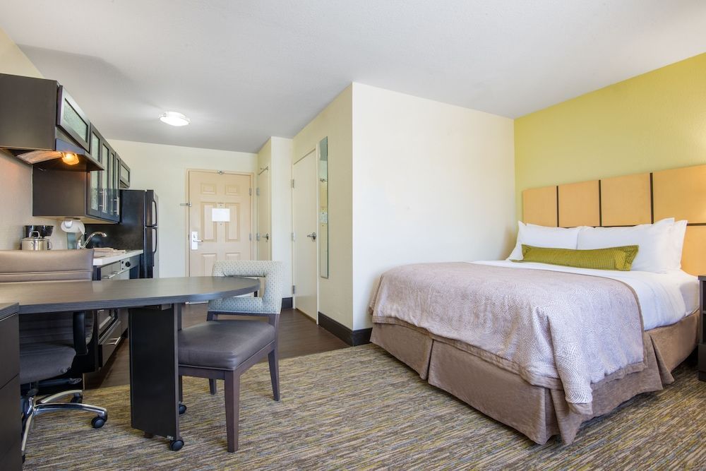 Candlewood Suites Jefferson City By IHG 2
