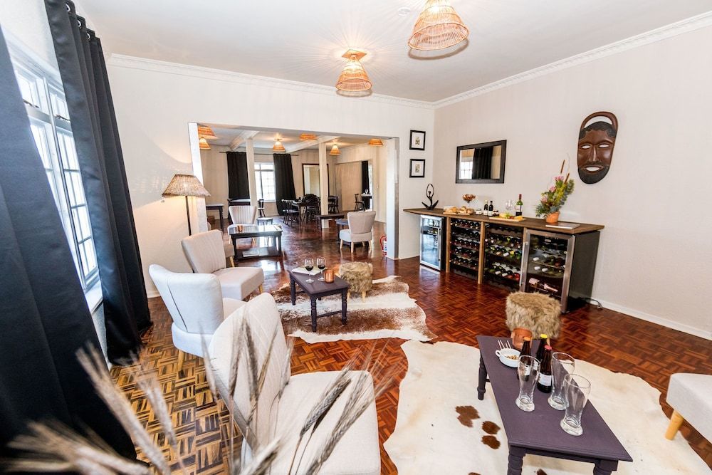 Le Petit Chateau 1