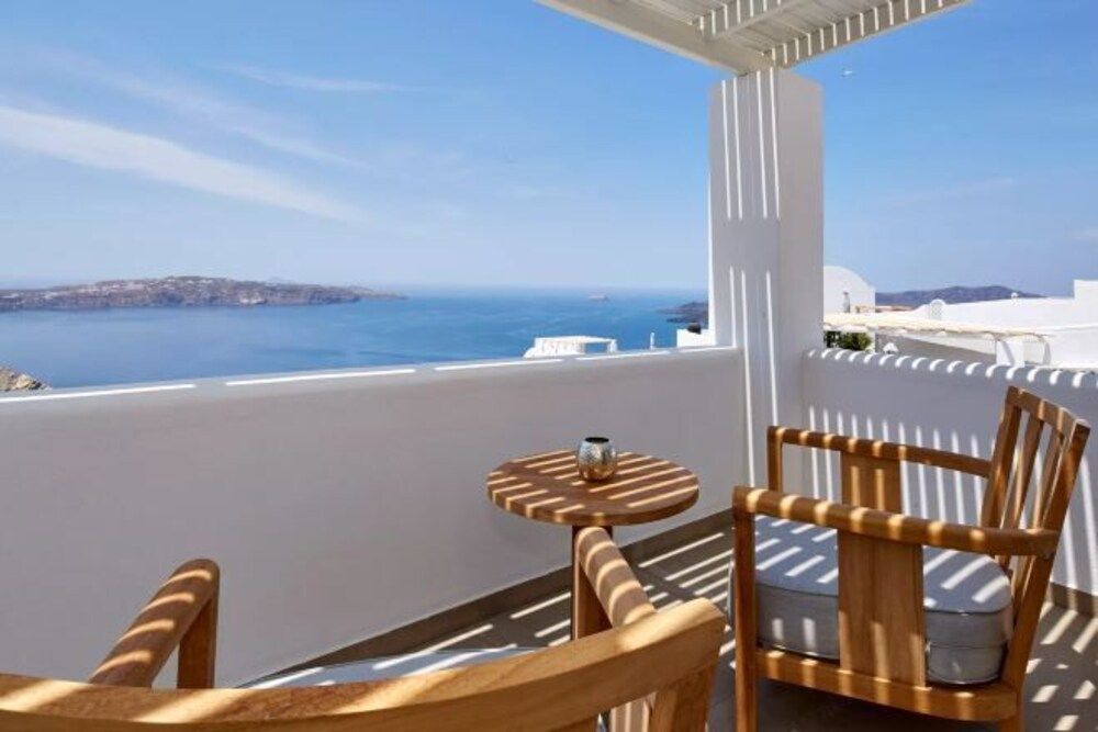 Volcano View Hotel Santorini 2