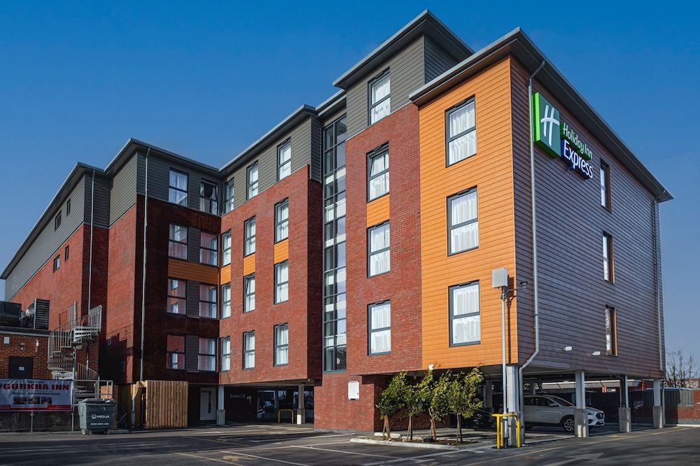 Holiday Inn Express FLEET by IHG 1