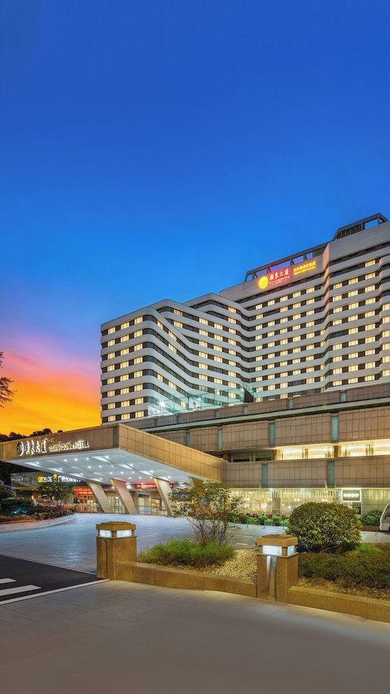 Guangdong Hotel 1