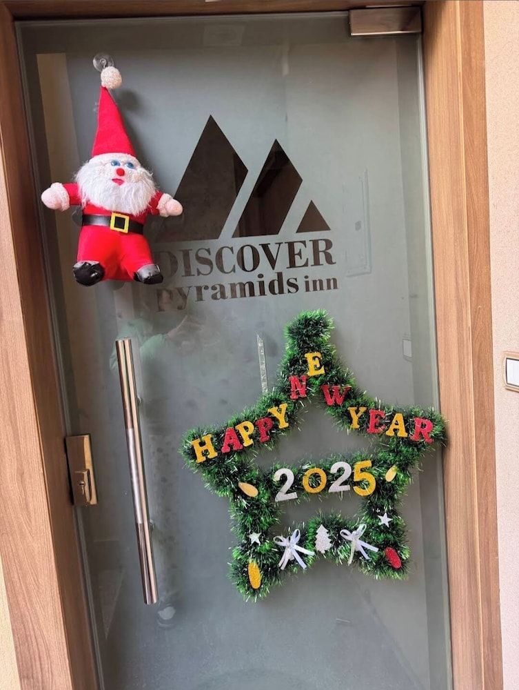 Discover pyramids inn 2