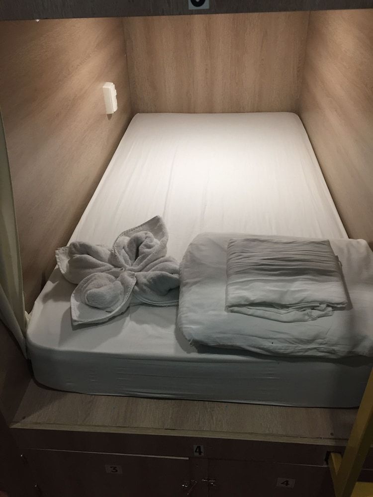 Hostel the pod 33 2