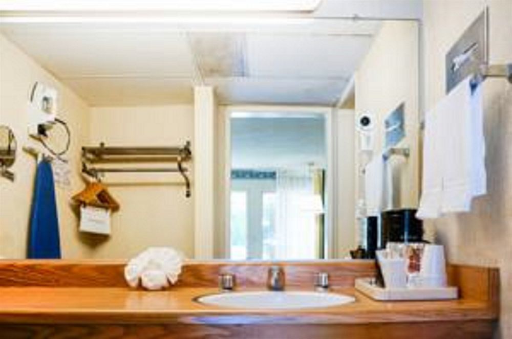 VAGABOND INN PALM SPRINGS 1