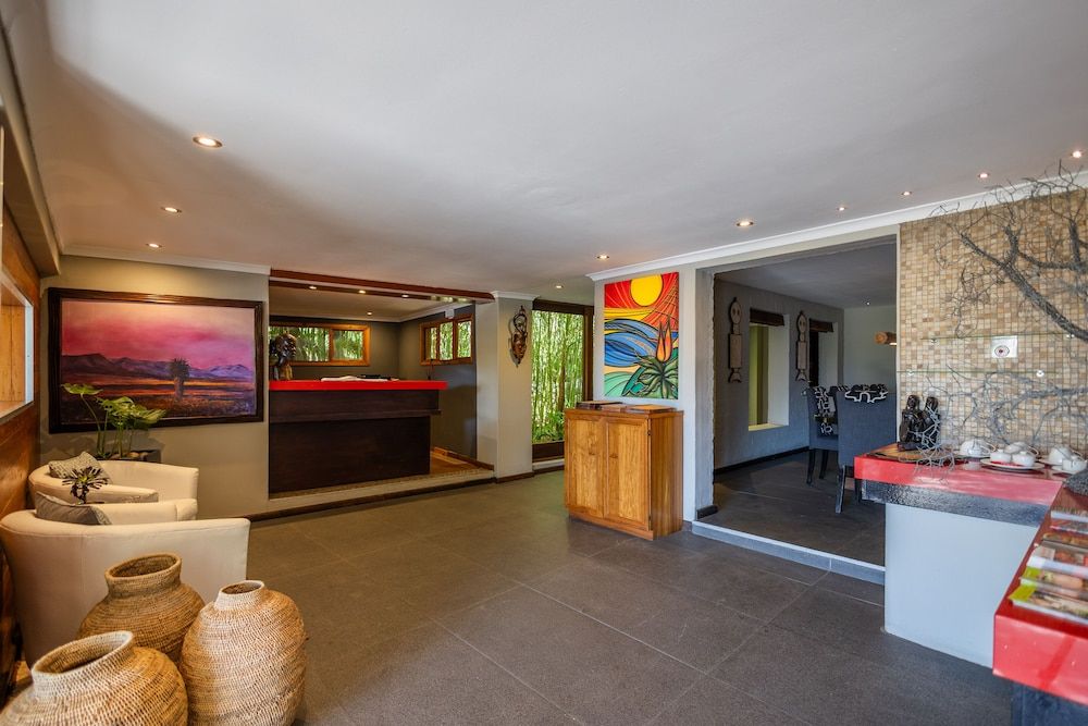 Hog Hollow Country Lodge 2