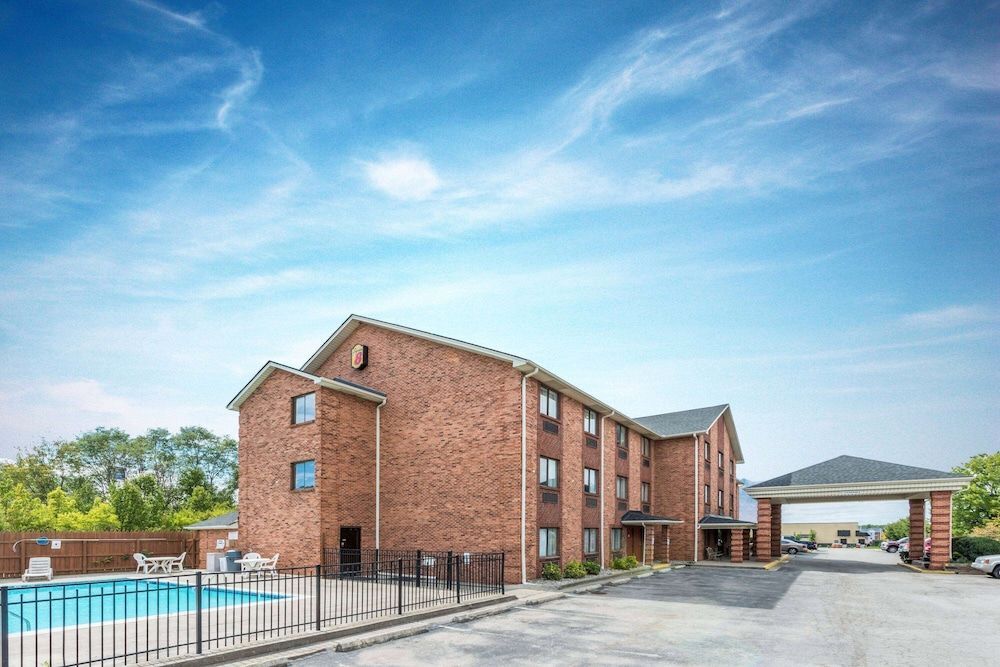 Super 8 by Wyndham Georgetown 1