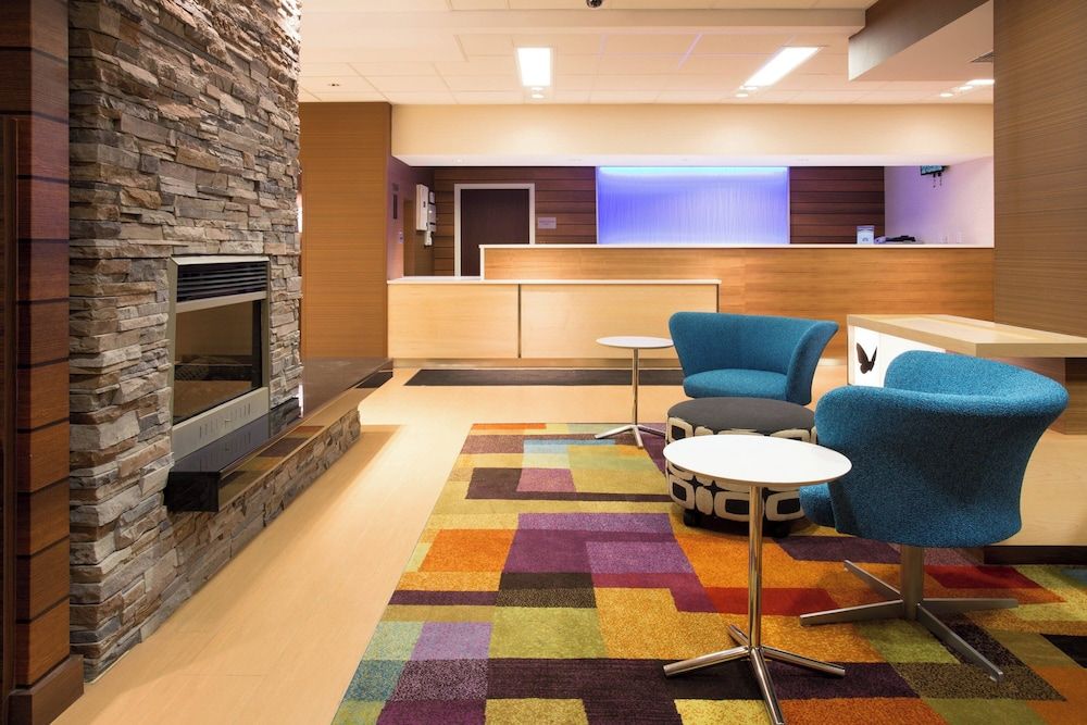 Fairfield Inn & Suites by Marriott Boston Milford 2