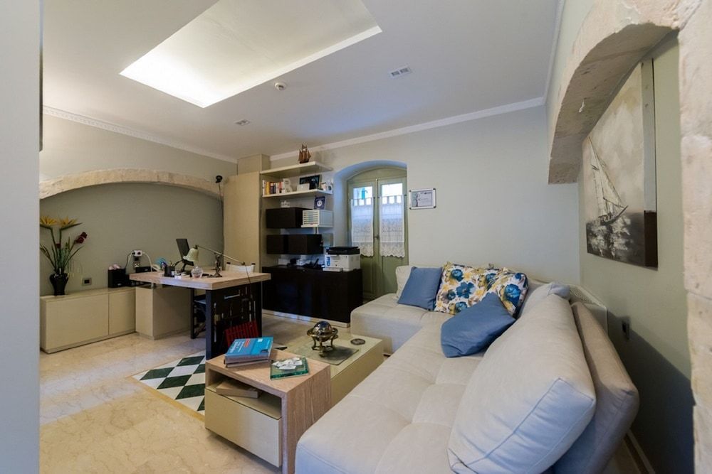 Fiscardonna Luxury Suites 2