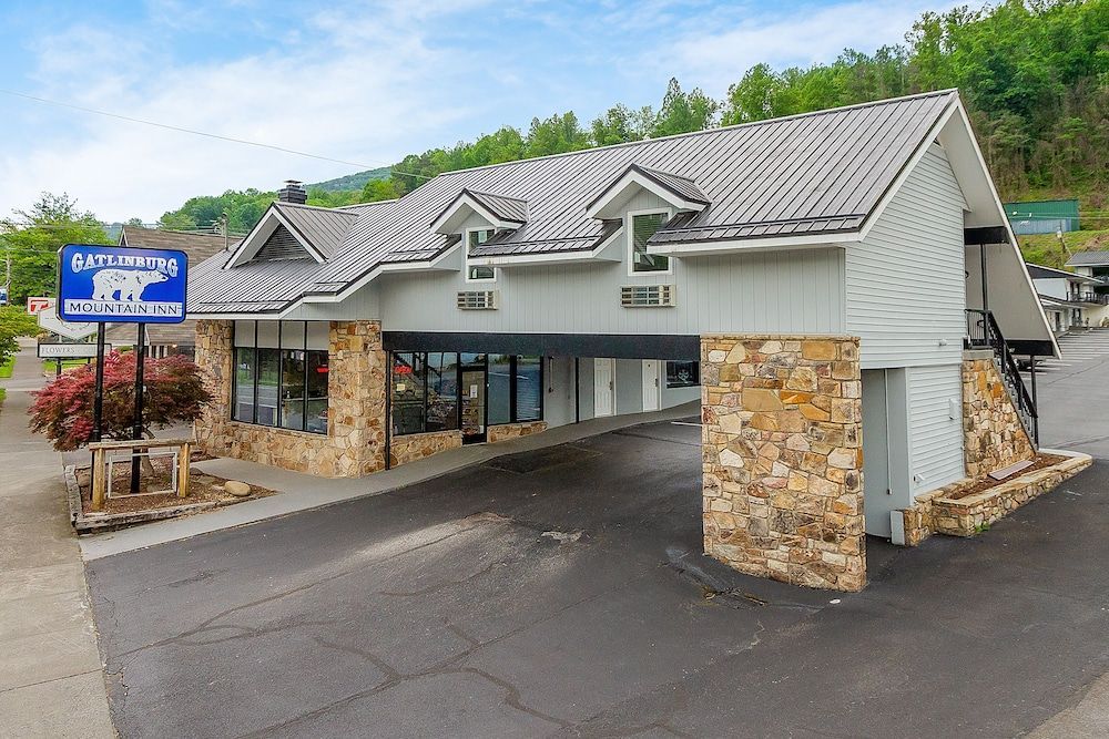 Gatlinburg Mountain Inn 1