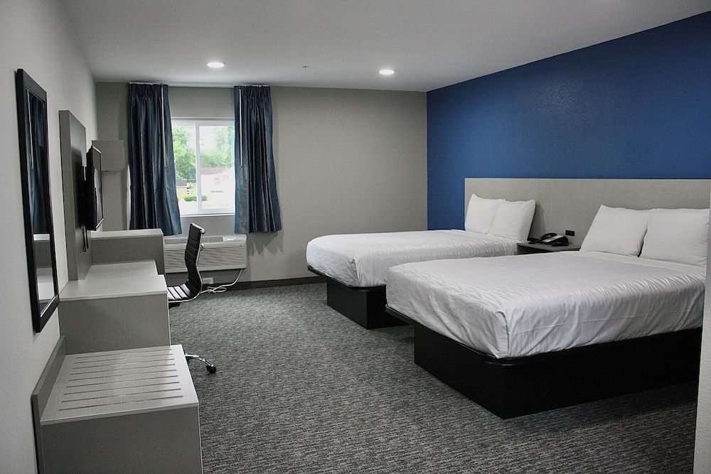 Hummingbird Hotel 2