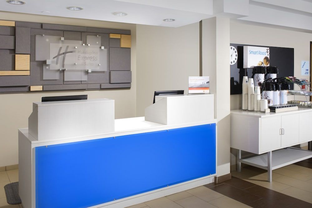 Holiday Inn Express & Suites SAN ANTONIO-DTWN MARKET AREA by IHG 2