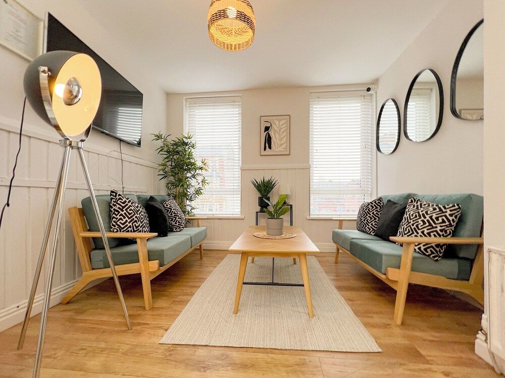 Ocho Homes Lux By Eight Continents, Belfast 2