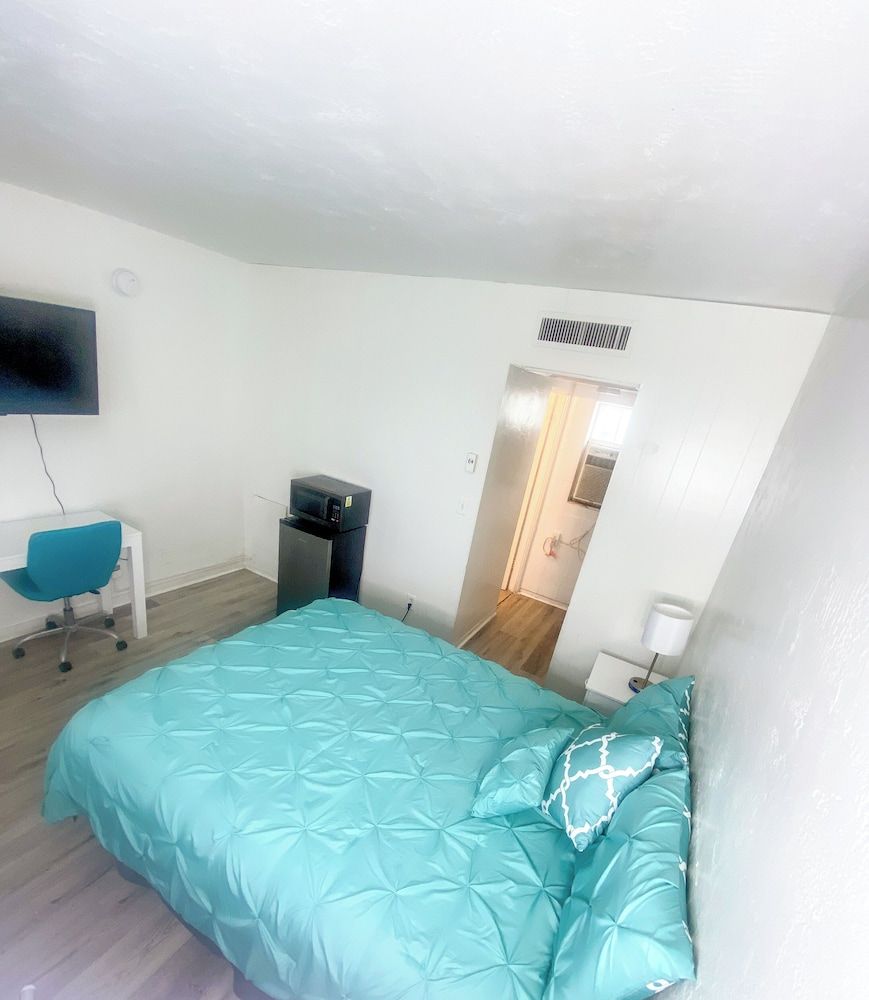 Uptown Inn & Suites 1