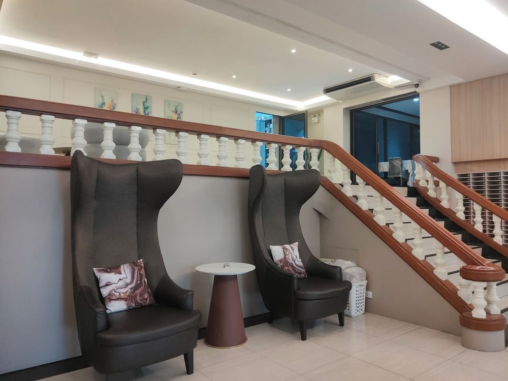 Boss Hotel 2