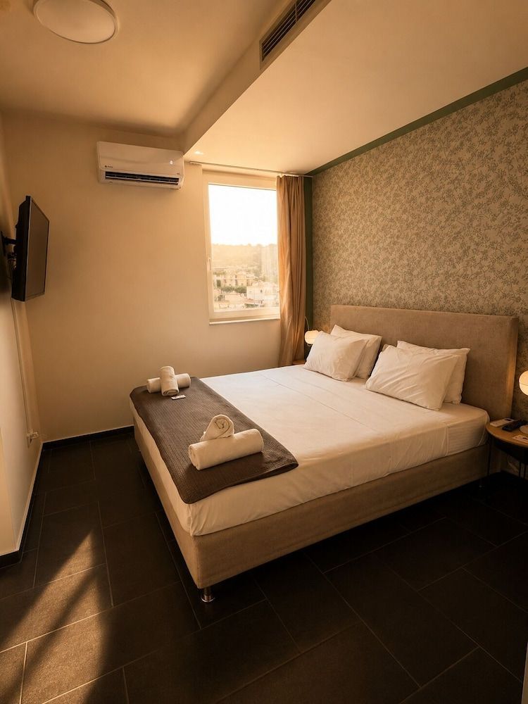Elite Ermou Suites 2