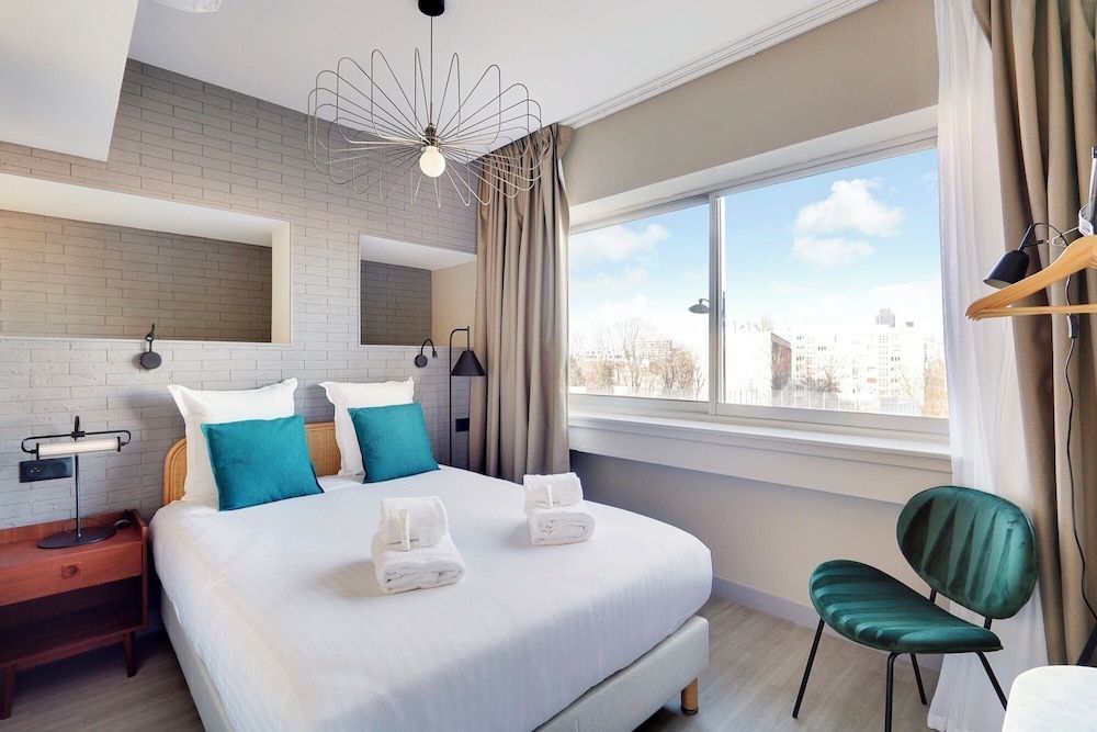 North Paris Suite 1