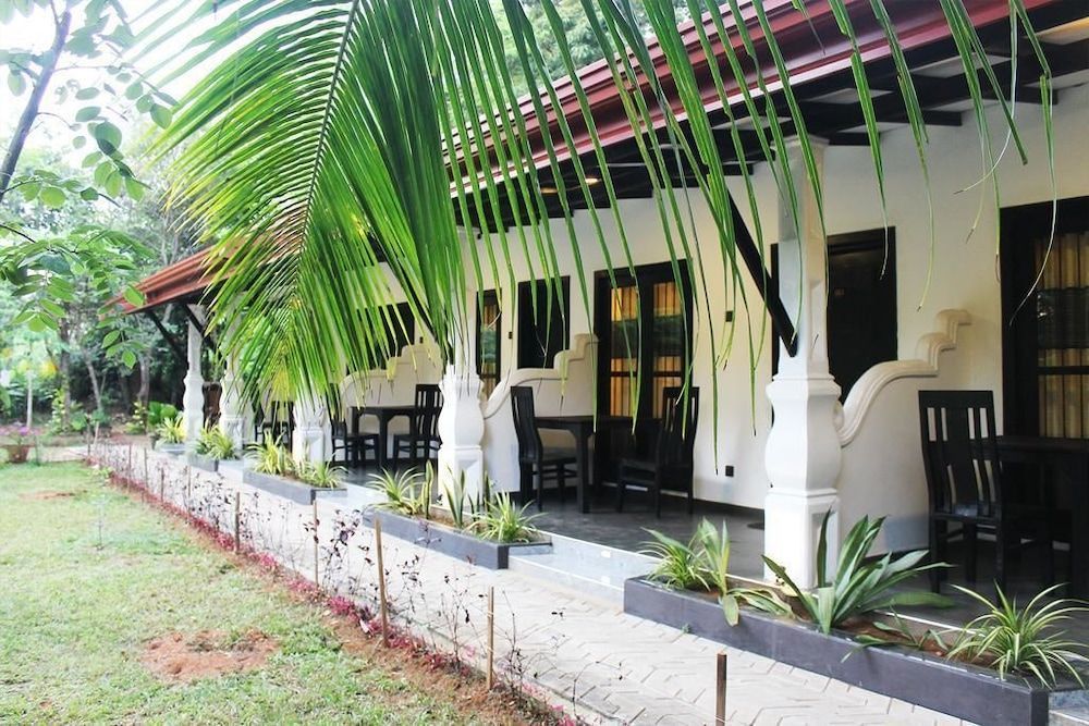 AMRON RESORT SIGIRIYA 1
