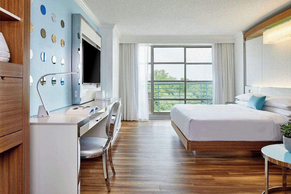 Renaissance Charlotte SouthPark Hotel 1