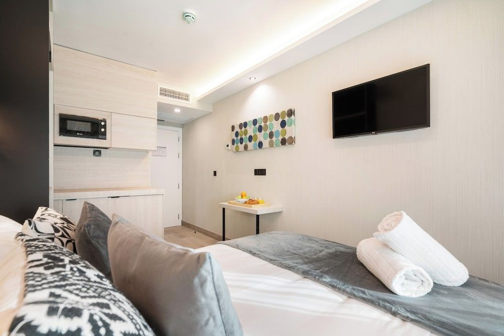 Dobo Madrid SB203 2