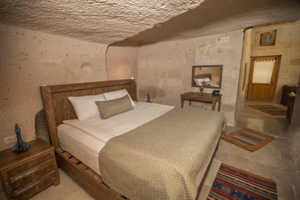 Helike Cave Suites 2