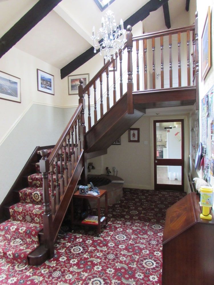Crossroads House 2