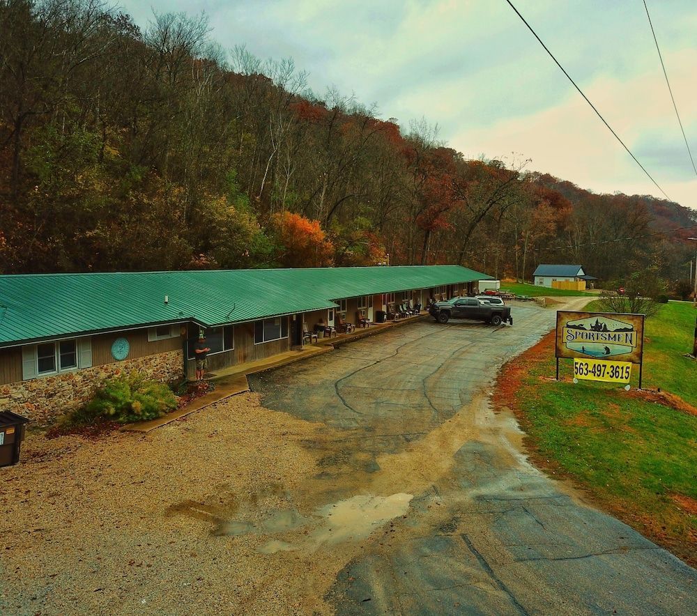 Sportsmen Motel 1