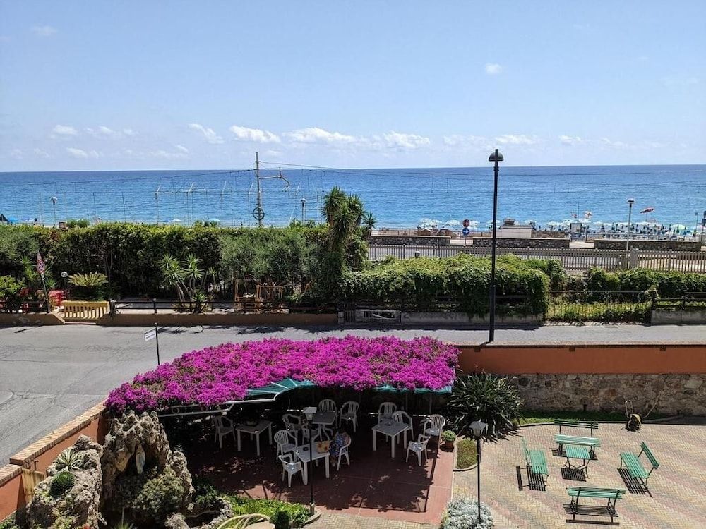 Hotel Regina Mundi 1