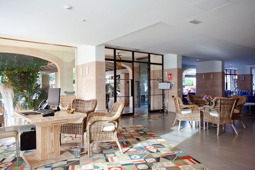 Hotel Cala Sant Vicenç - Adults Only 2