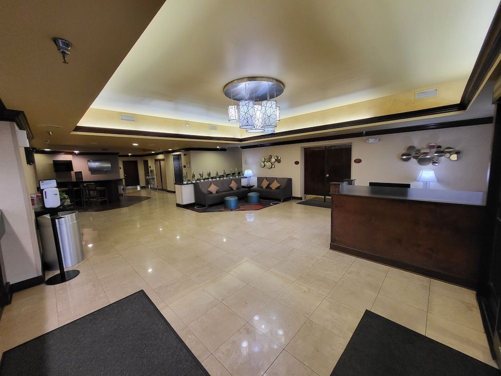 Wingate by Wyndham Greensboro-Coliseum 2