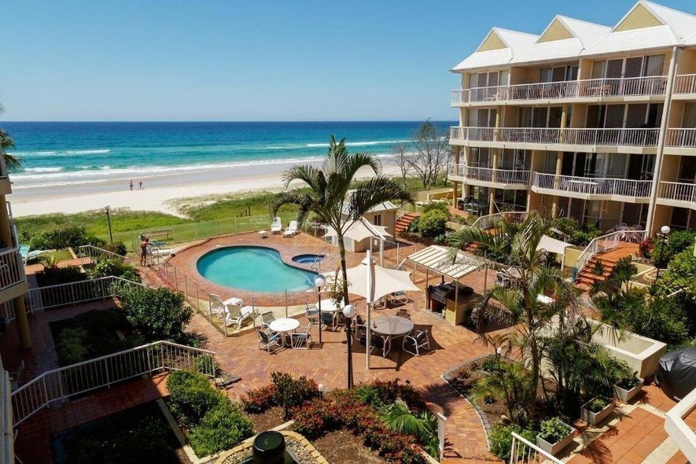 Crystal Beachfront Apartments 1