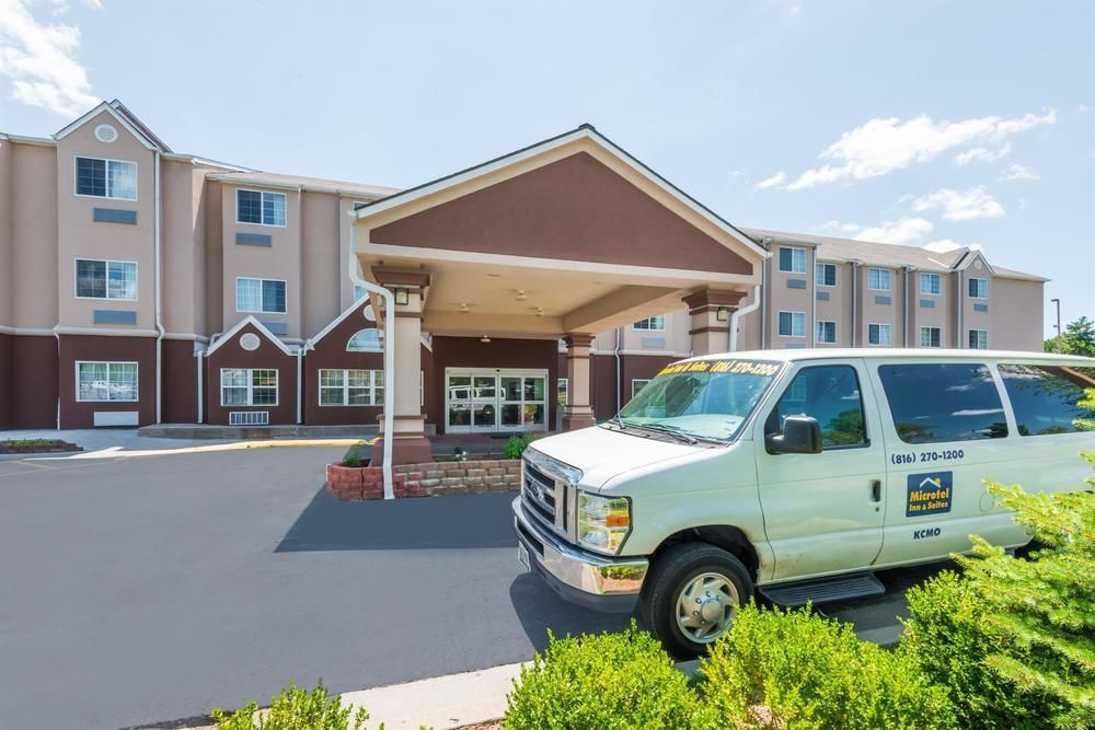 MICROTEL INN & SUITES BY WYNDHAM KANSAS CITY AIRP 1