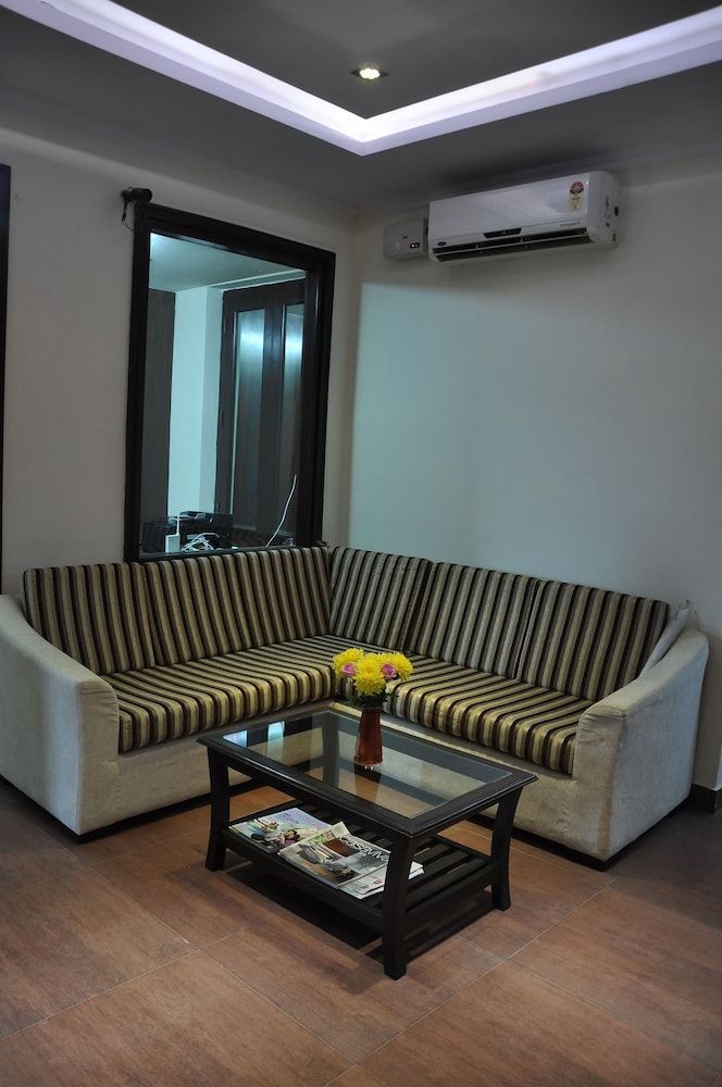 Golden Palm Suites 2